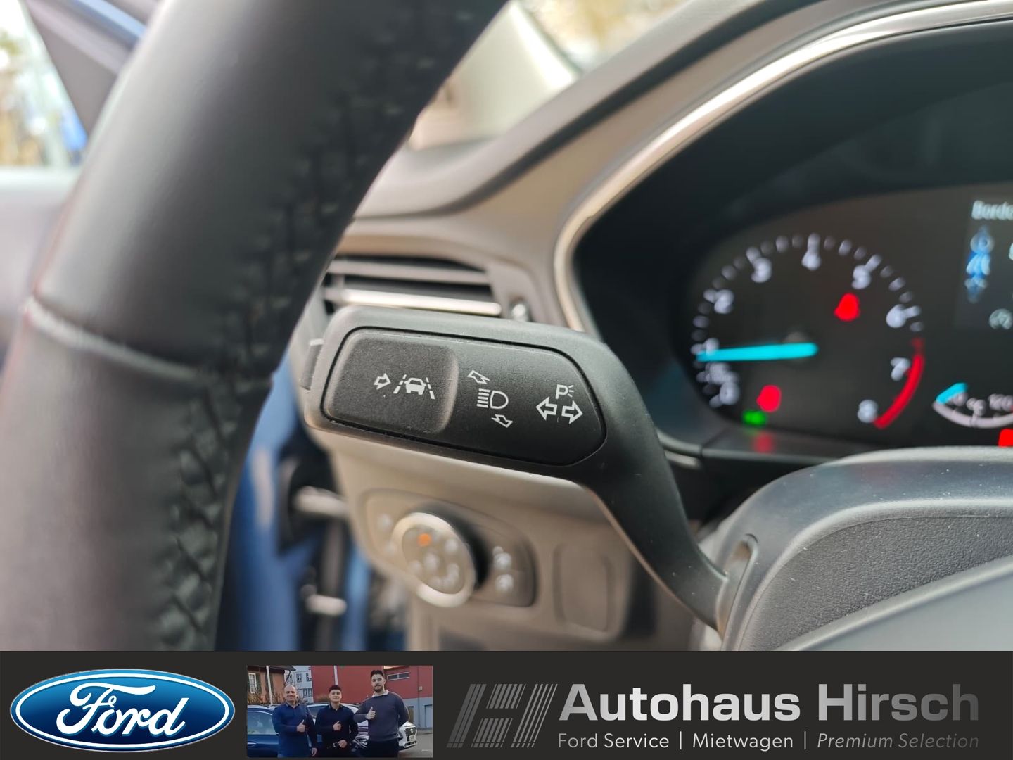 Ford Focus Turnier Active Navi LED ACC Apple CarPlay