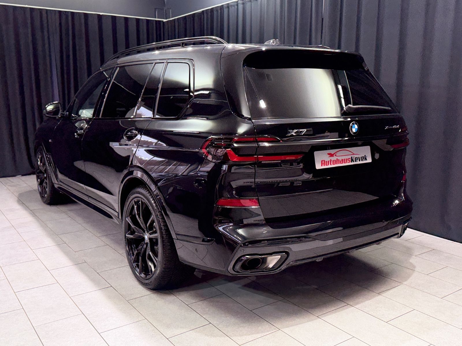 BMW X7 xDrive 40d M SPORT PRO|LUFT|PANO|7-SITZER|AHK