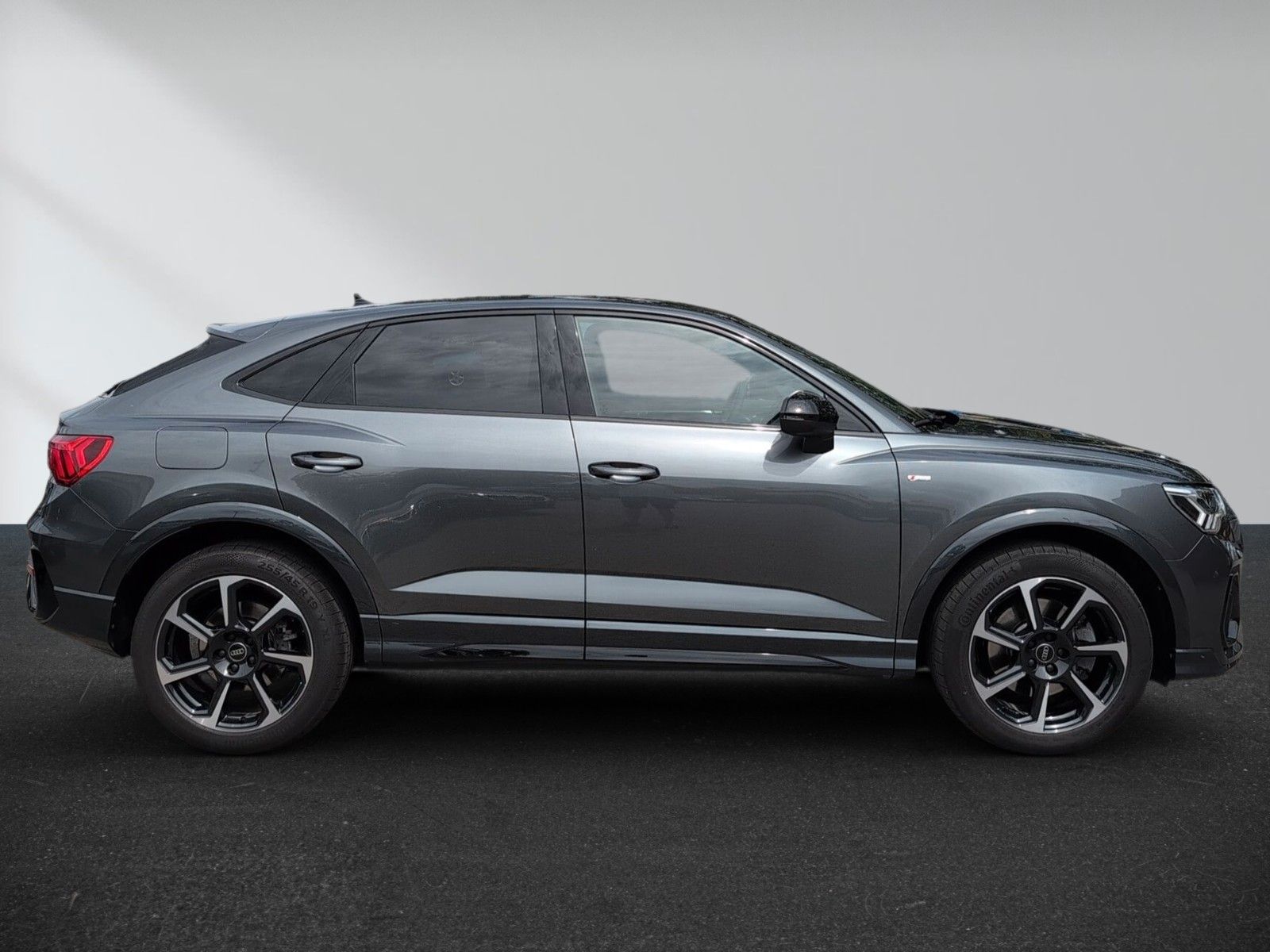 Audi Q3 Sportback 40 TDI quattro S line - Samsaru's Car Outlet