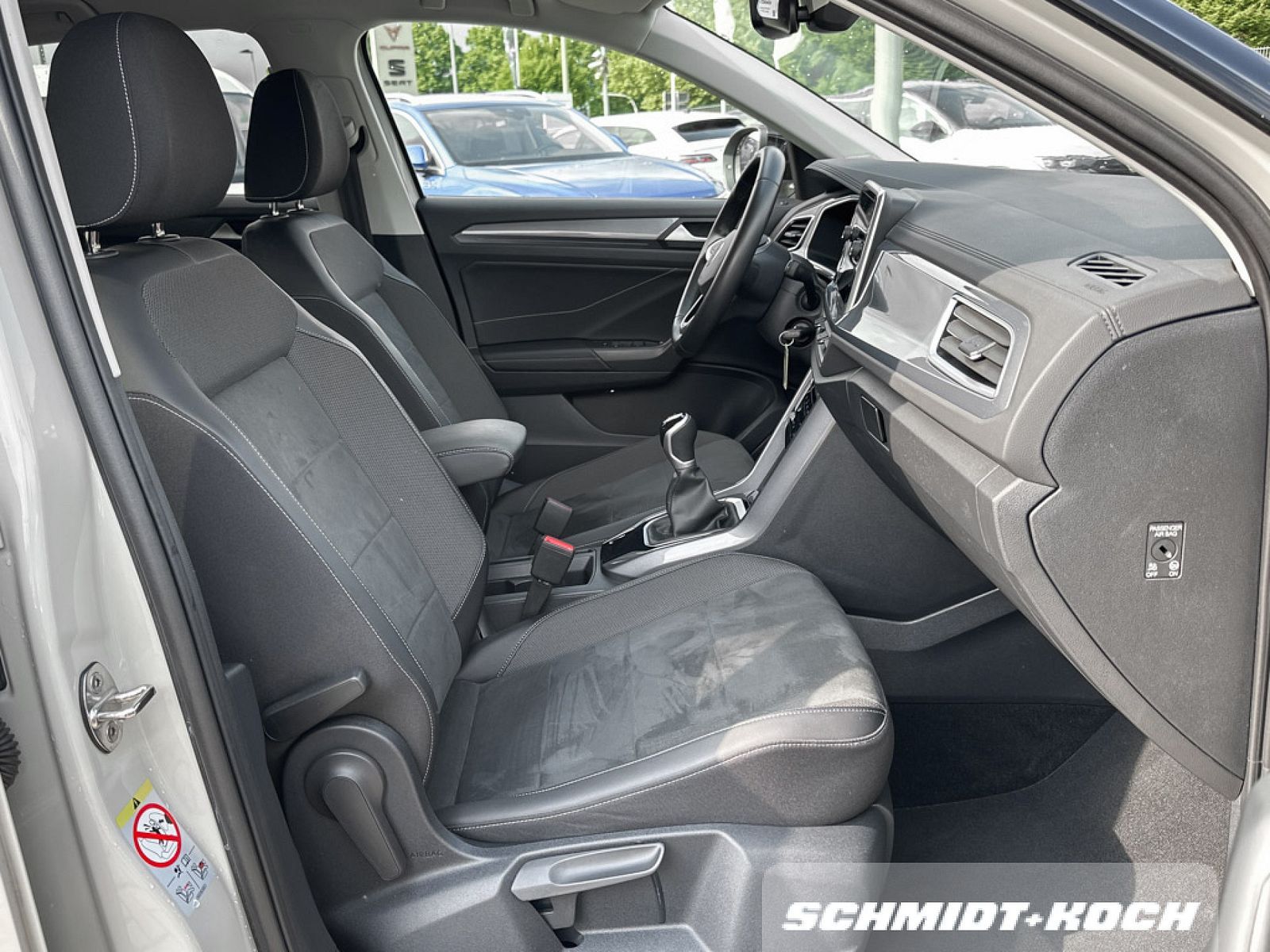 Volkswagen T-Roc 1.0 TSI Style - Samsaru's Car Outlet