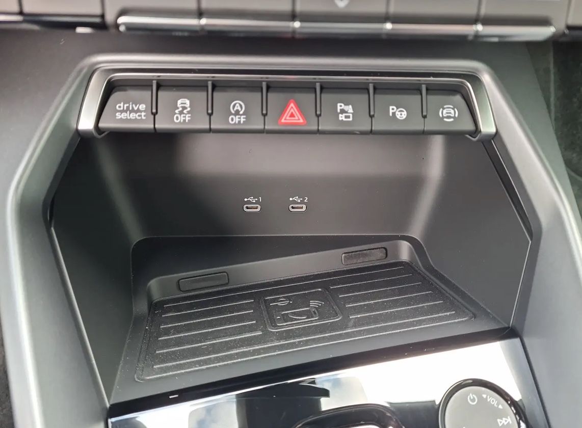 Audi A3 35 TFSI S line - Samsaru's Car Outlet