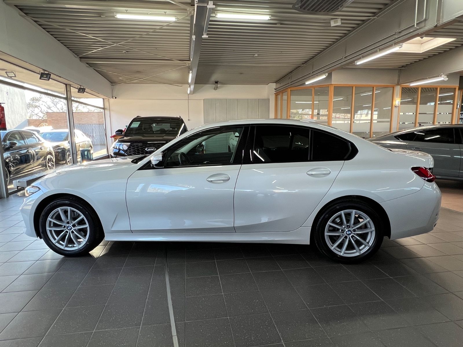 BMW 320 d xDrive Limousine Driving Assist+LED+CURVED