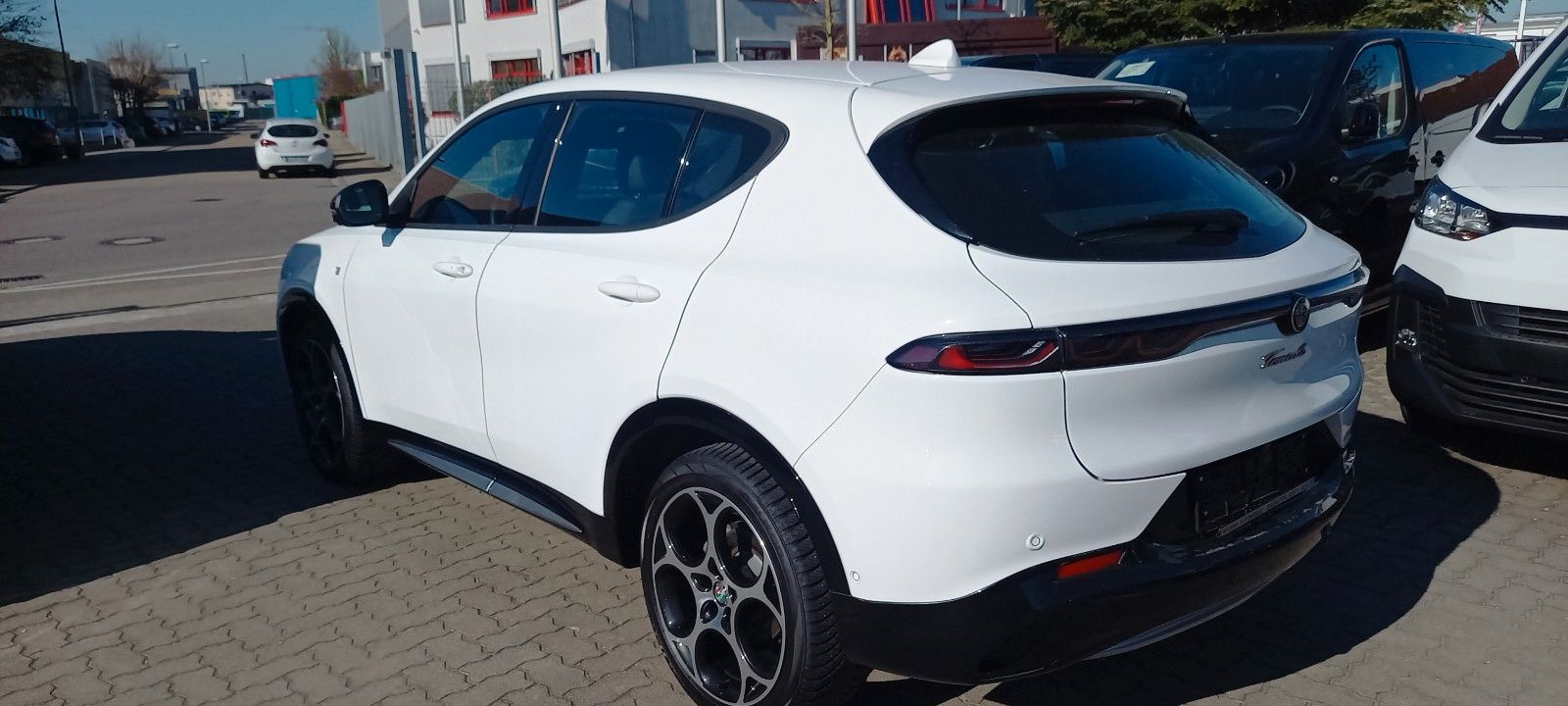 Alfa Romeo TI 160 PS Hybrid  AT Winter Navi HARMAN Kar