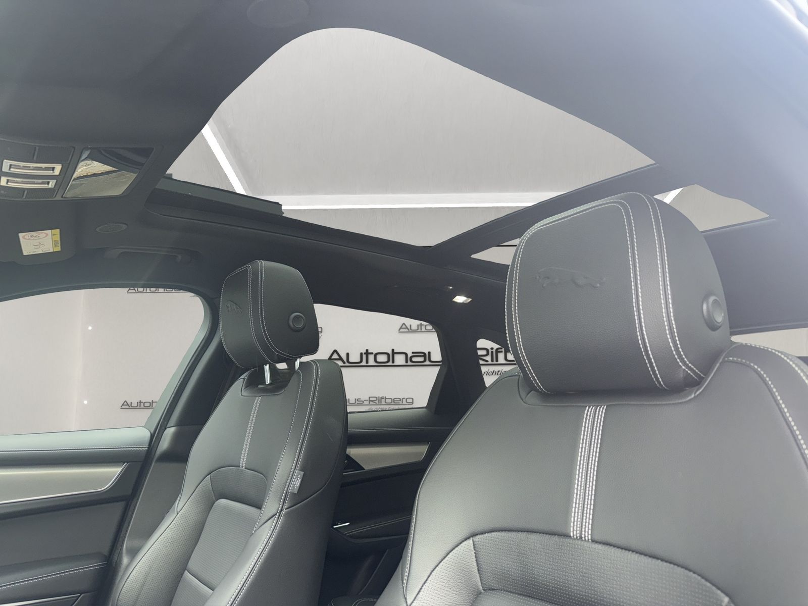 Jaguar F-PACE D200 R-Dynamic SE AWD/AHK/PANO/ACC/MEMORY