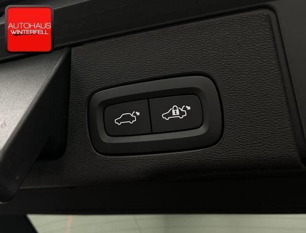 Volvo XC60 B4 AWD PLUS DARK - Samsaru's Car Outlet