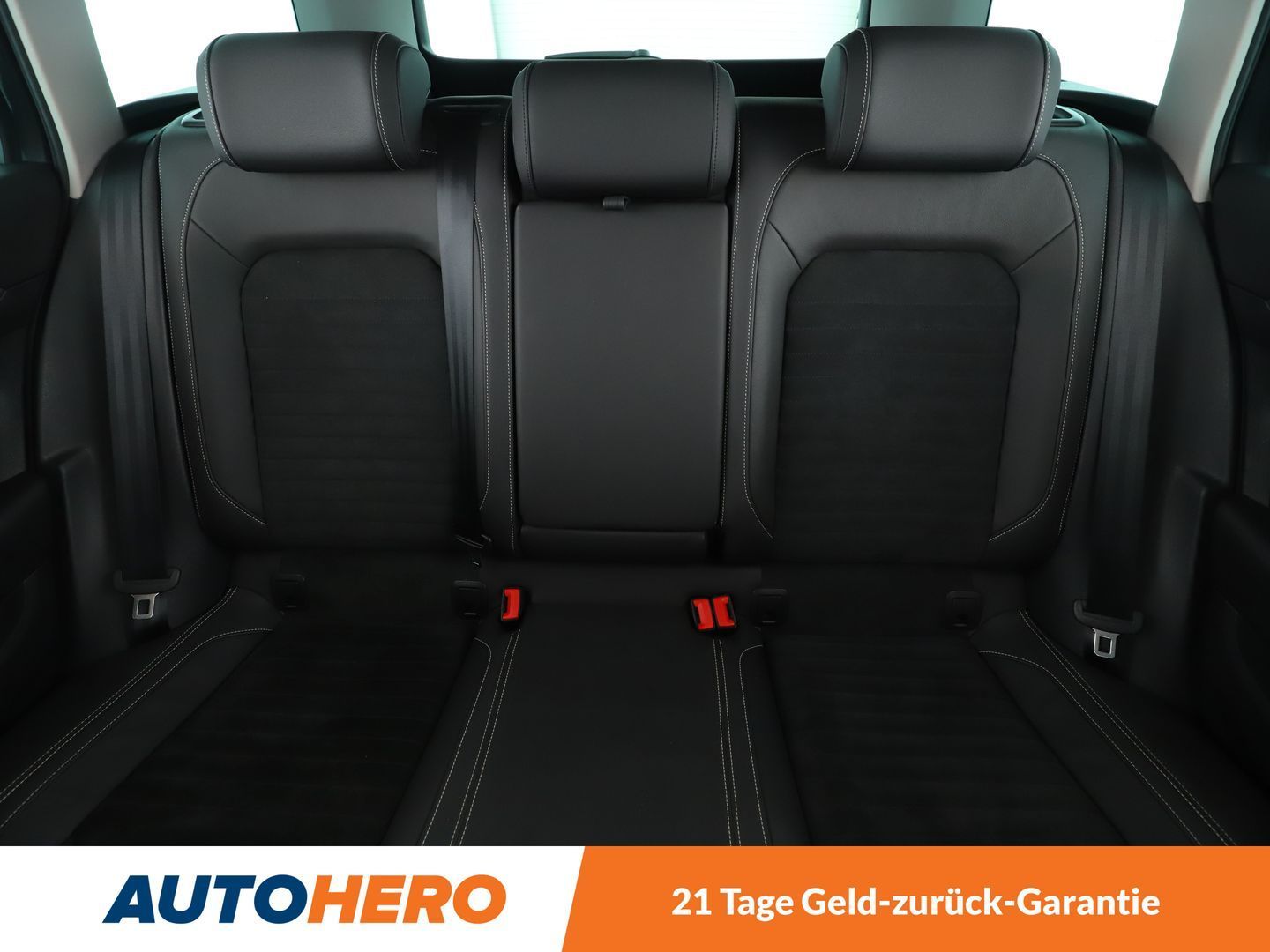 Volkswagen Passat 2.0 TDI Elegance Aut. - Samsaru's Car Outlet