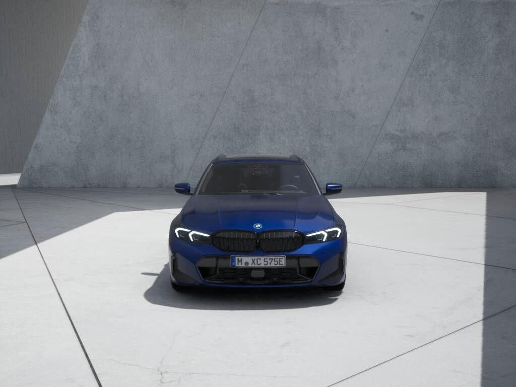 BMW 330e xDrive touring ///M Sport PRO PanoSD AHK AC