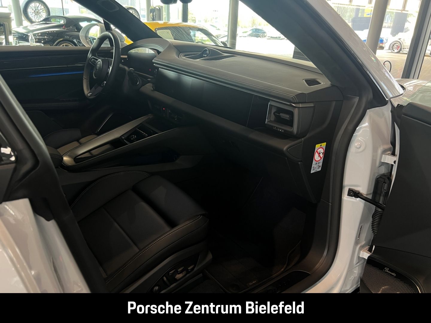 Porsche Macan Turbo Burmester Luftfederung Panoramadach