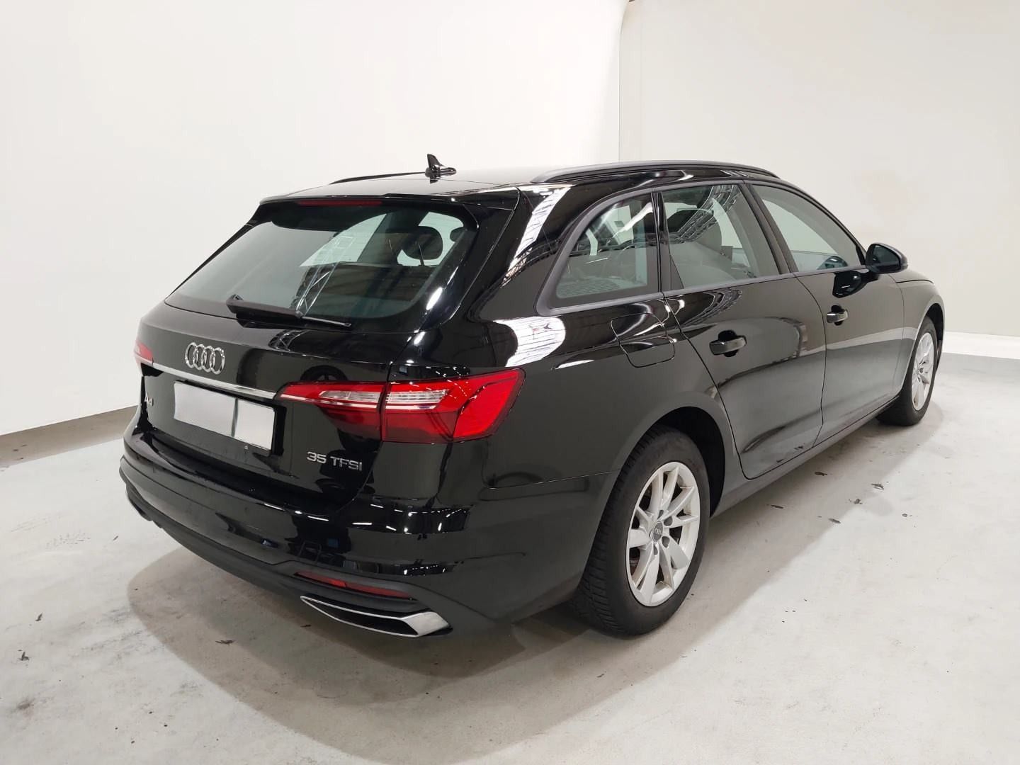 Audi A4 Avant 35 TFSI - Samsaru's Car Outlet