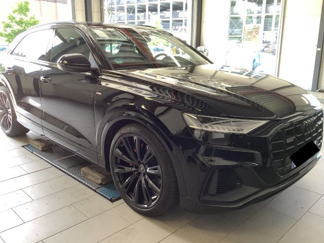 Audi Q8 55 TFSI quat. S line - Samsaru's Car Outlet