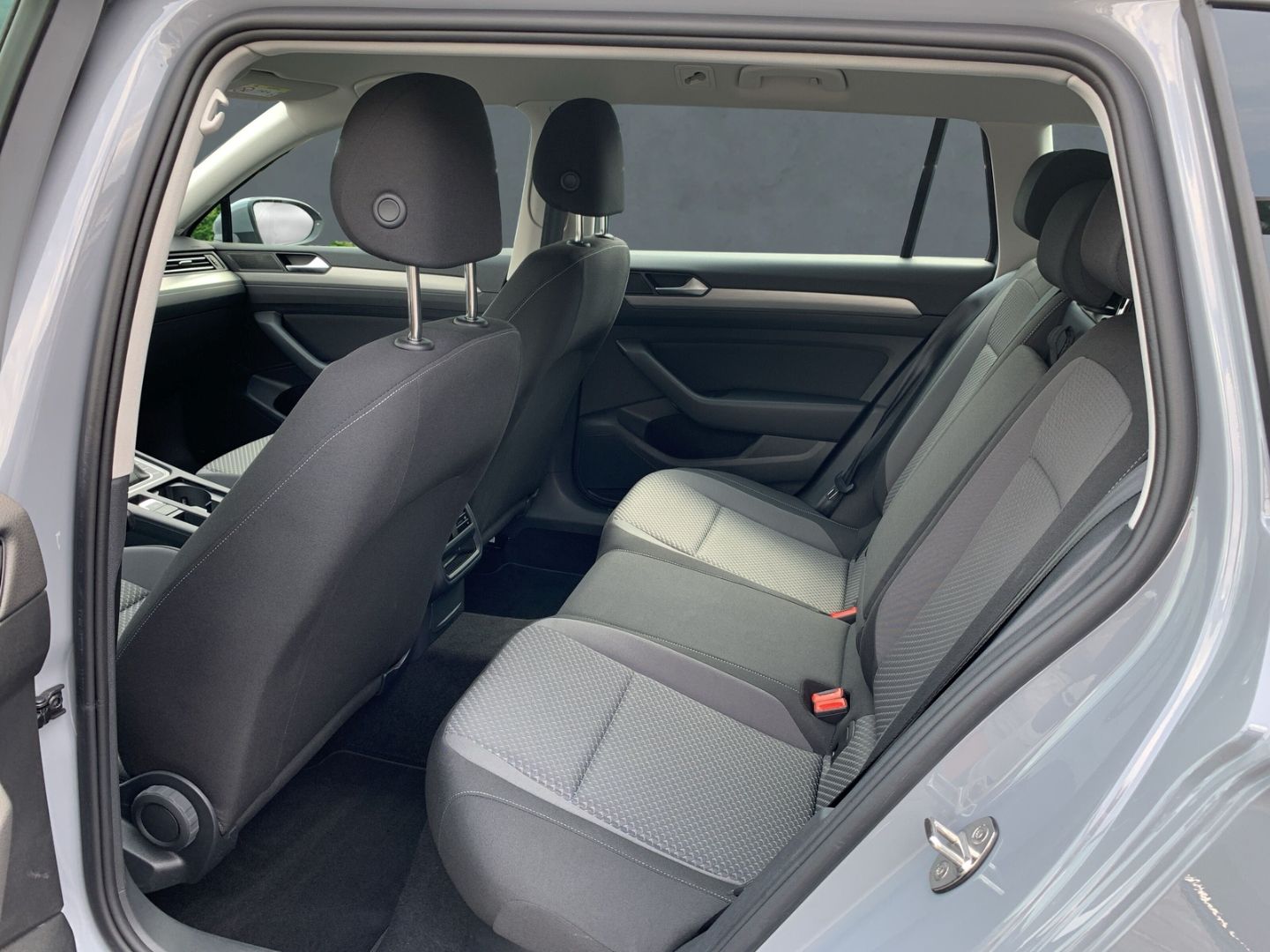 Volkswagen Passat Variant Conceptline 1.5 TSI - Samsaru's Car Outlet