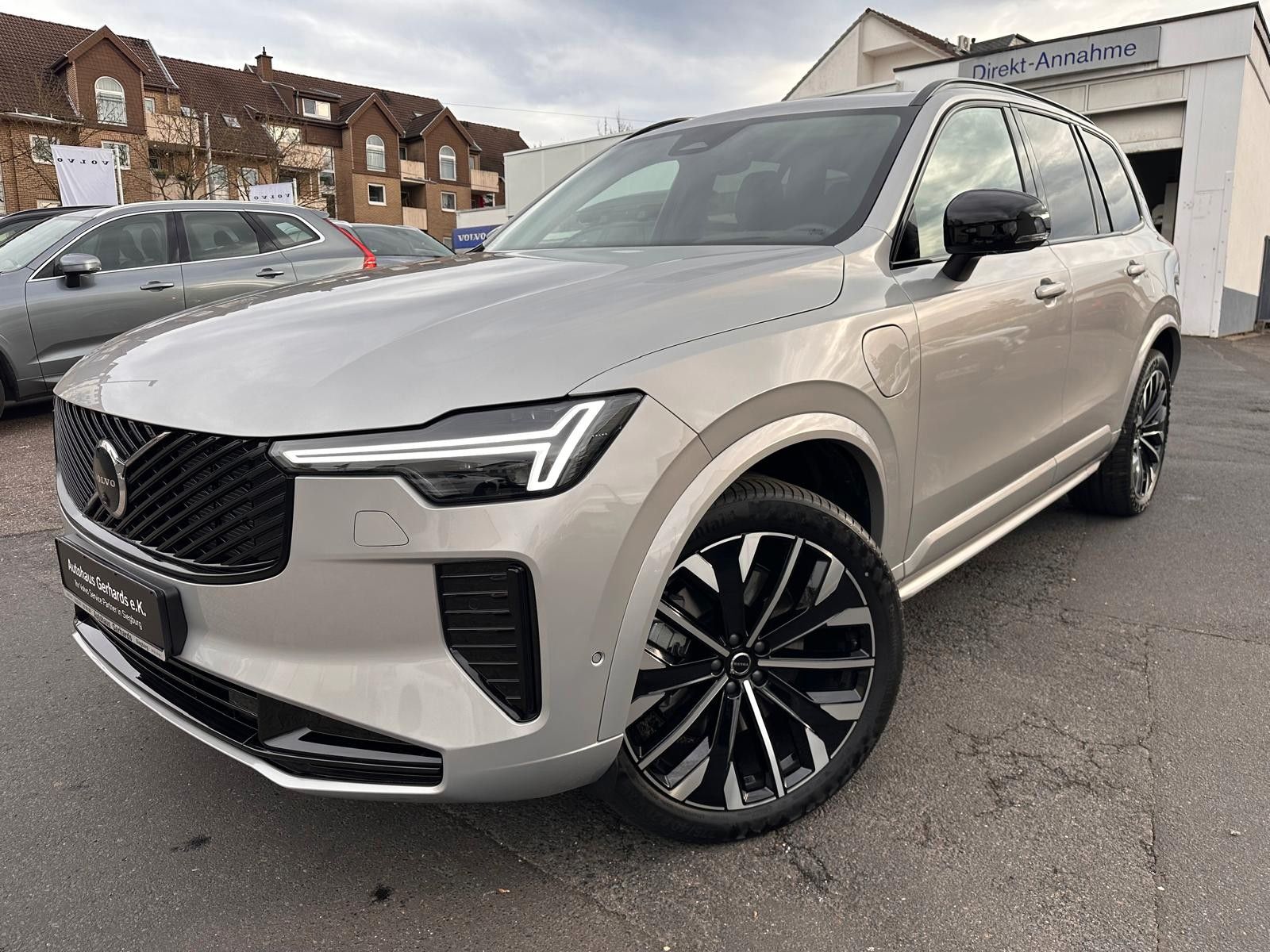 Volvo XC90 T8 AWD Plus Dark Facelift 7Sitzer,AHK,Pano
