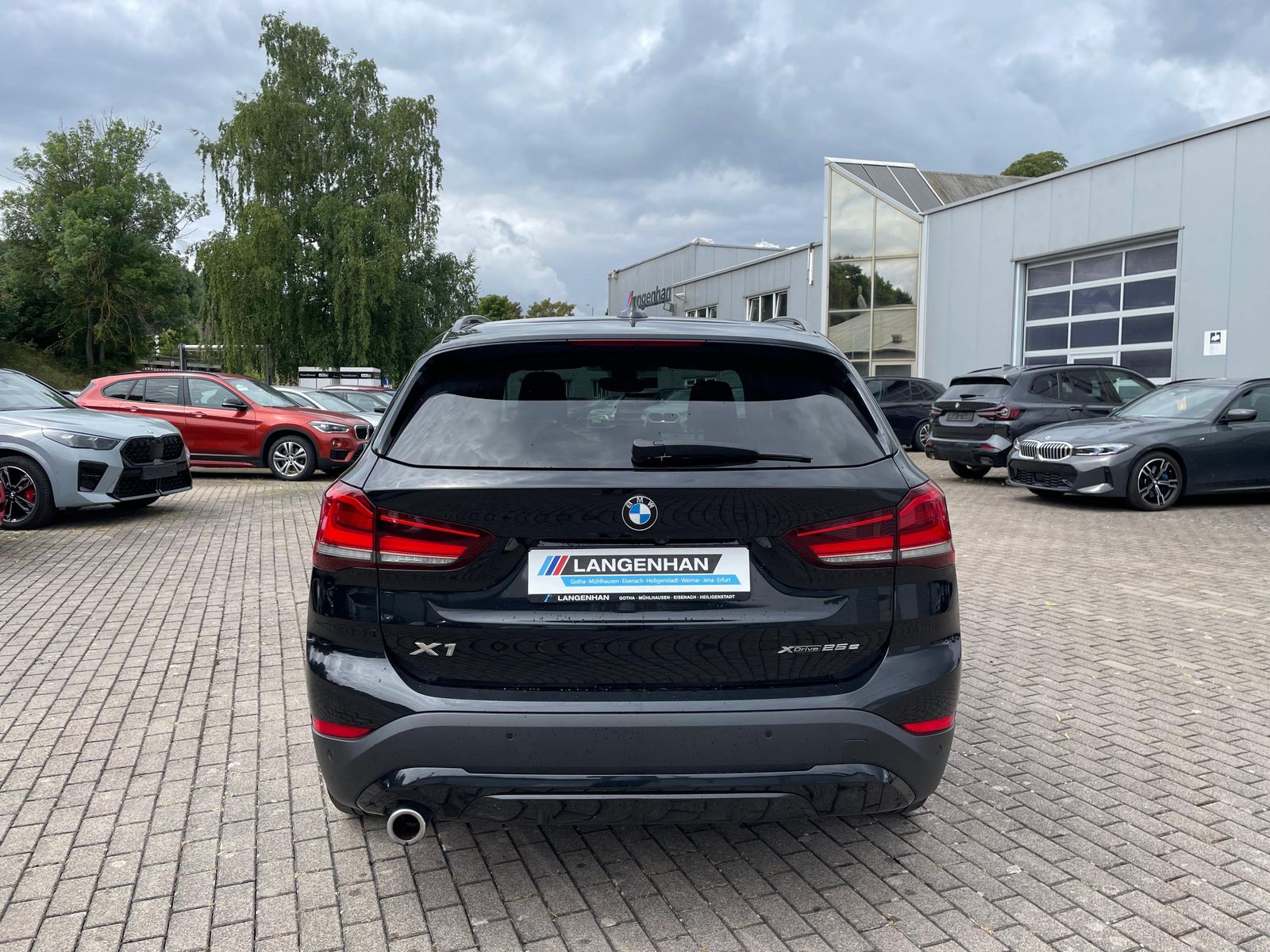 BMW X1 xDrive25e - Samsaru's Car Outlet