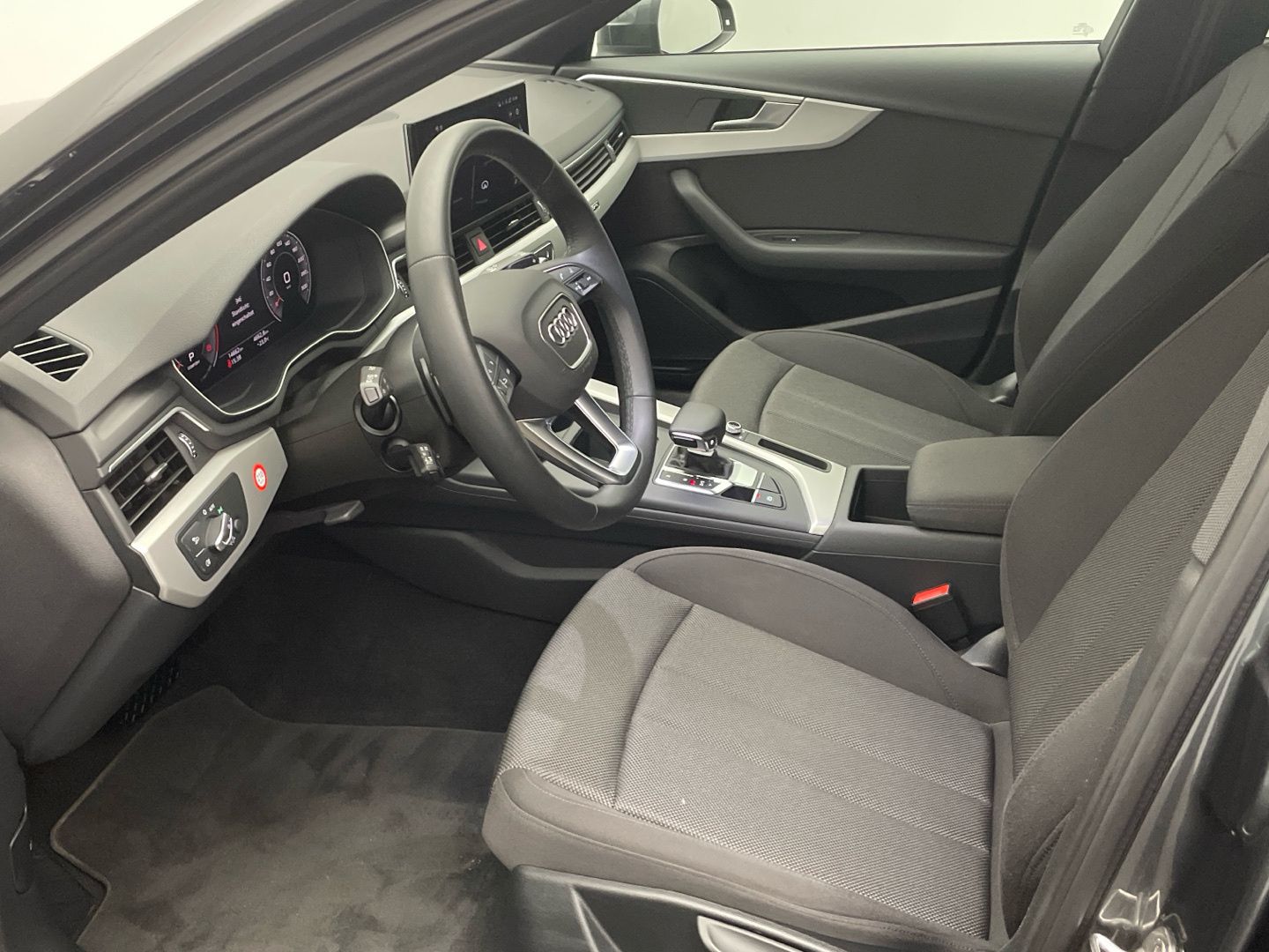 Audi A4 Avant S line 45 TFSI quattro - Samsaru's Car Outlet