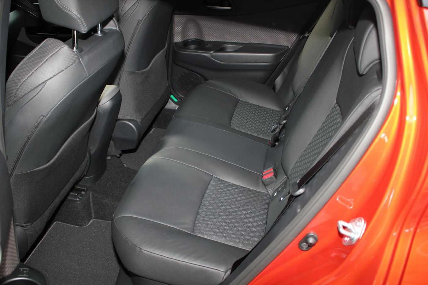 Toyota C-HR 2.0 Hybrid Orange Edition - Samsaru's Car Outlet