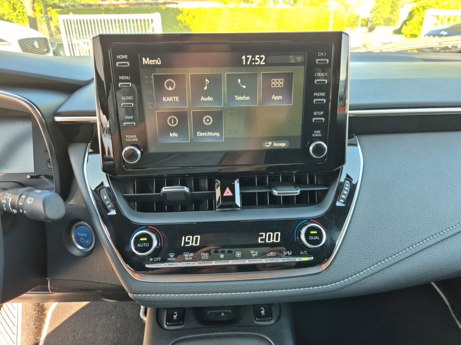 Toyota Corolla Touring Sports Hybrid Club - Samsaru's Car Outlet