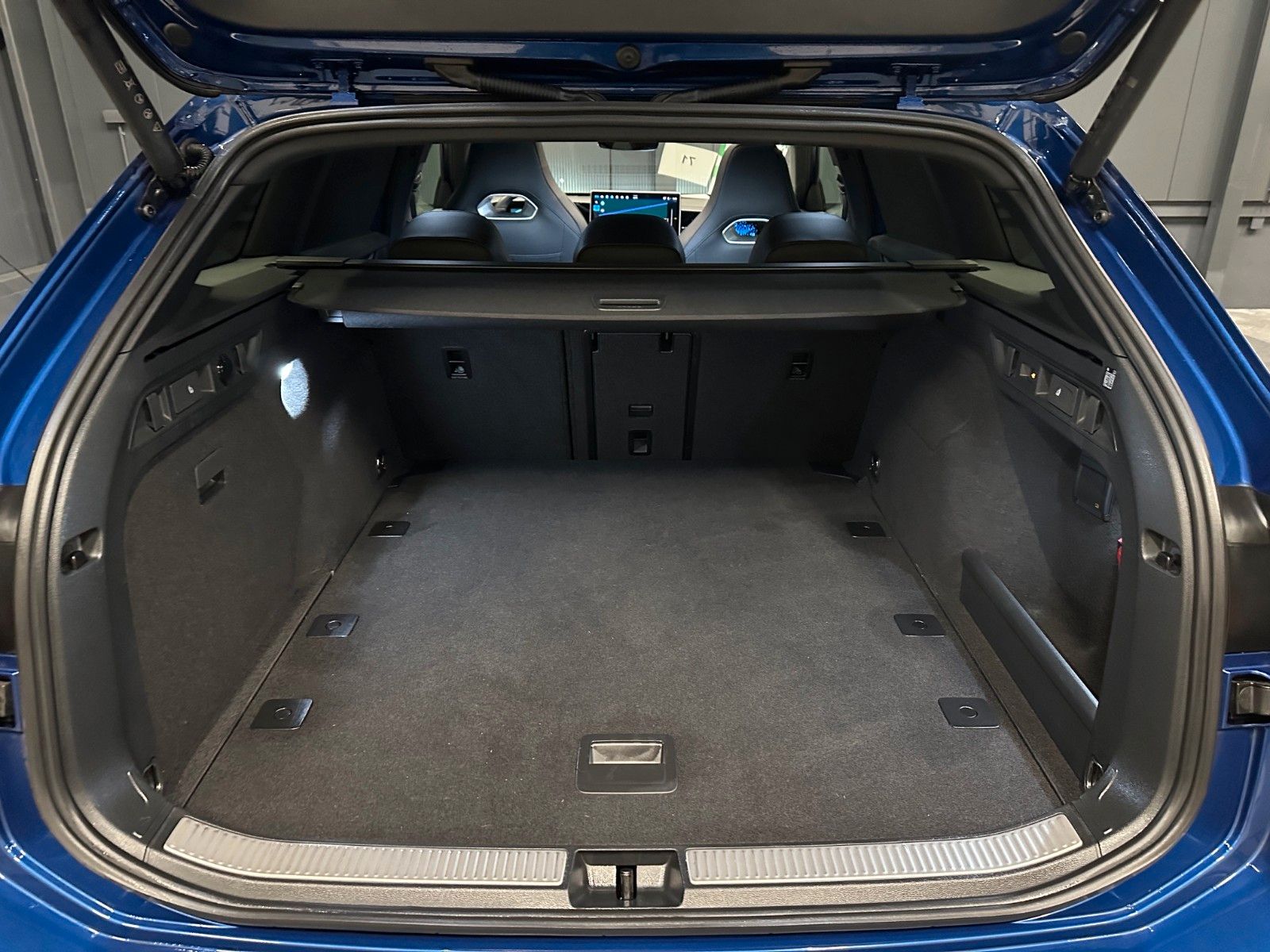 Volkswagen Passat Variant 4Motion R-Line *AHK*PANORAMA*HUD*
