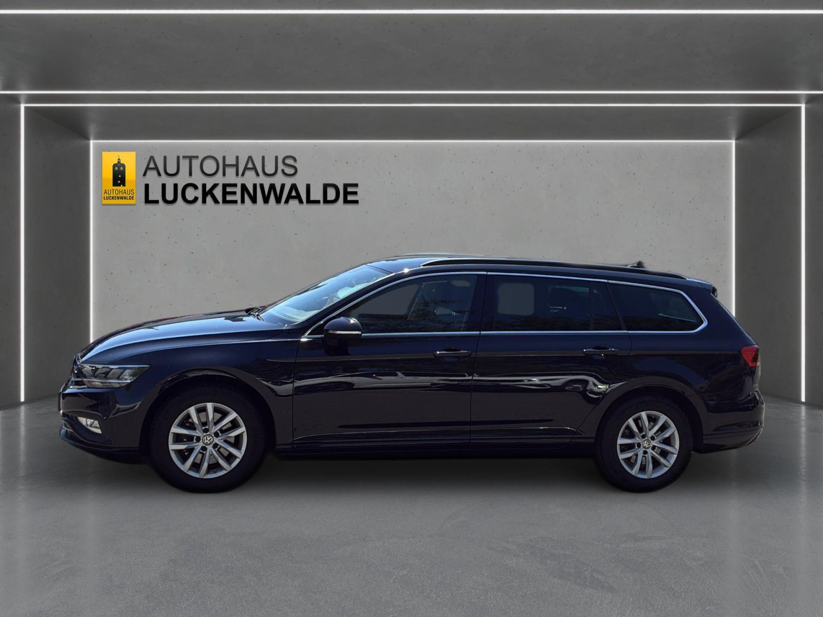 Volkswagen Passat Variant 1.5 TSI Business DSG - Samsaru's Car Outlet
