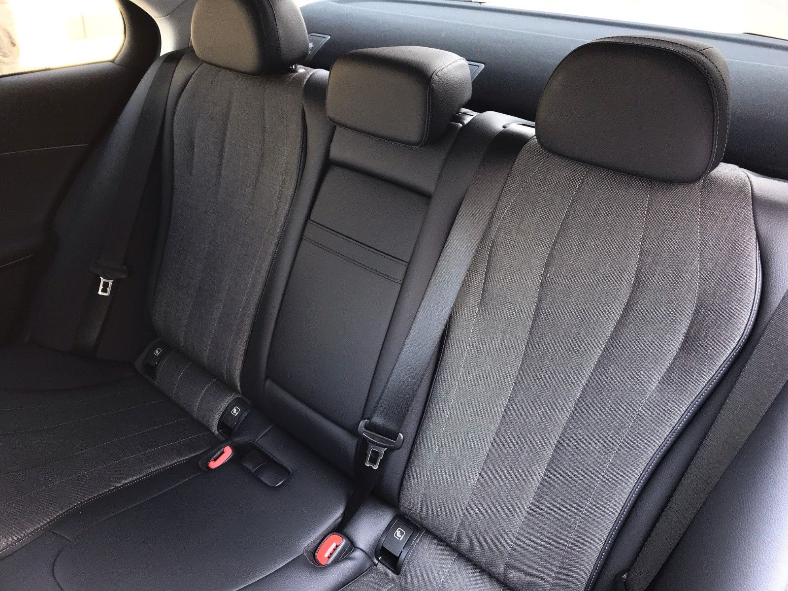Mercedes-Benz E 200 - Samsaru's Car Outlet