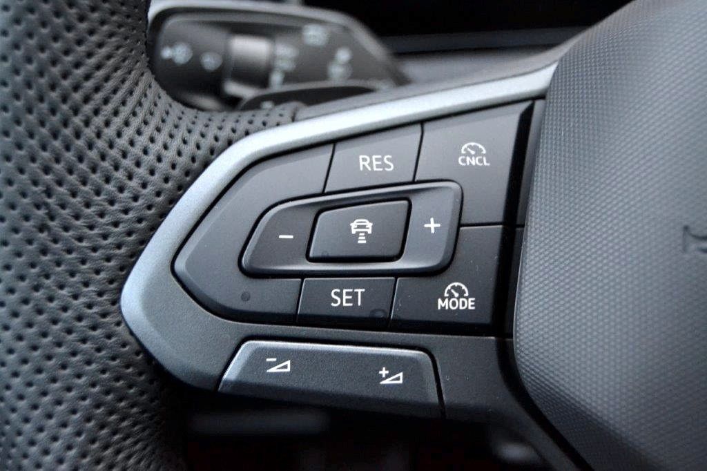Volkswagen Tiguan 2.0 TDI 4Motion R-Line, Vollausstattung!