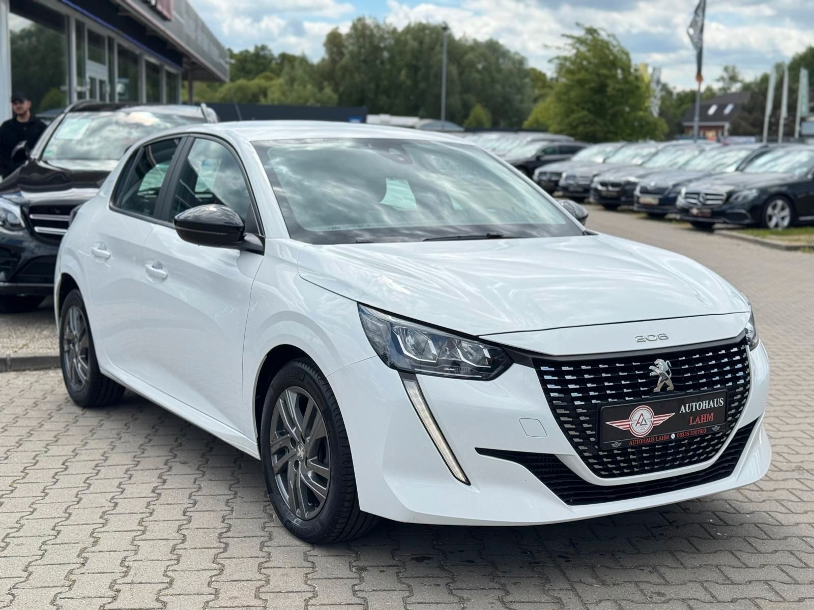 Peugeot 208 Active Pack PURETECH - Samsaru's Car Outlet