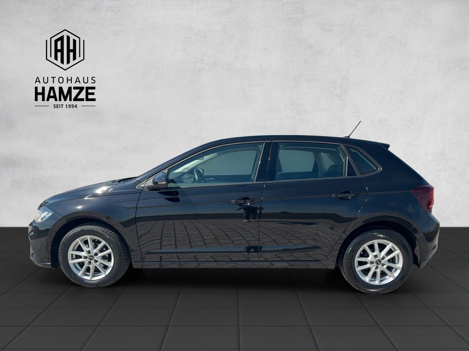Volkswagen Polo VI Life 70KW DSG - Samsaru's Car Outlet