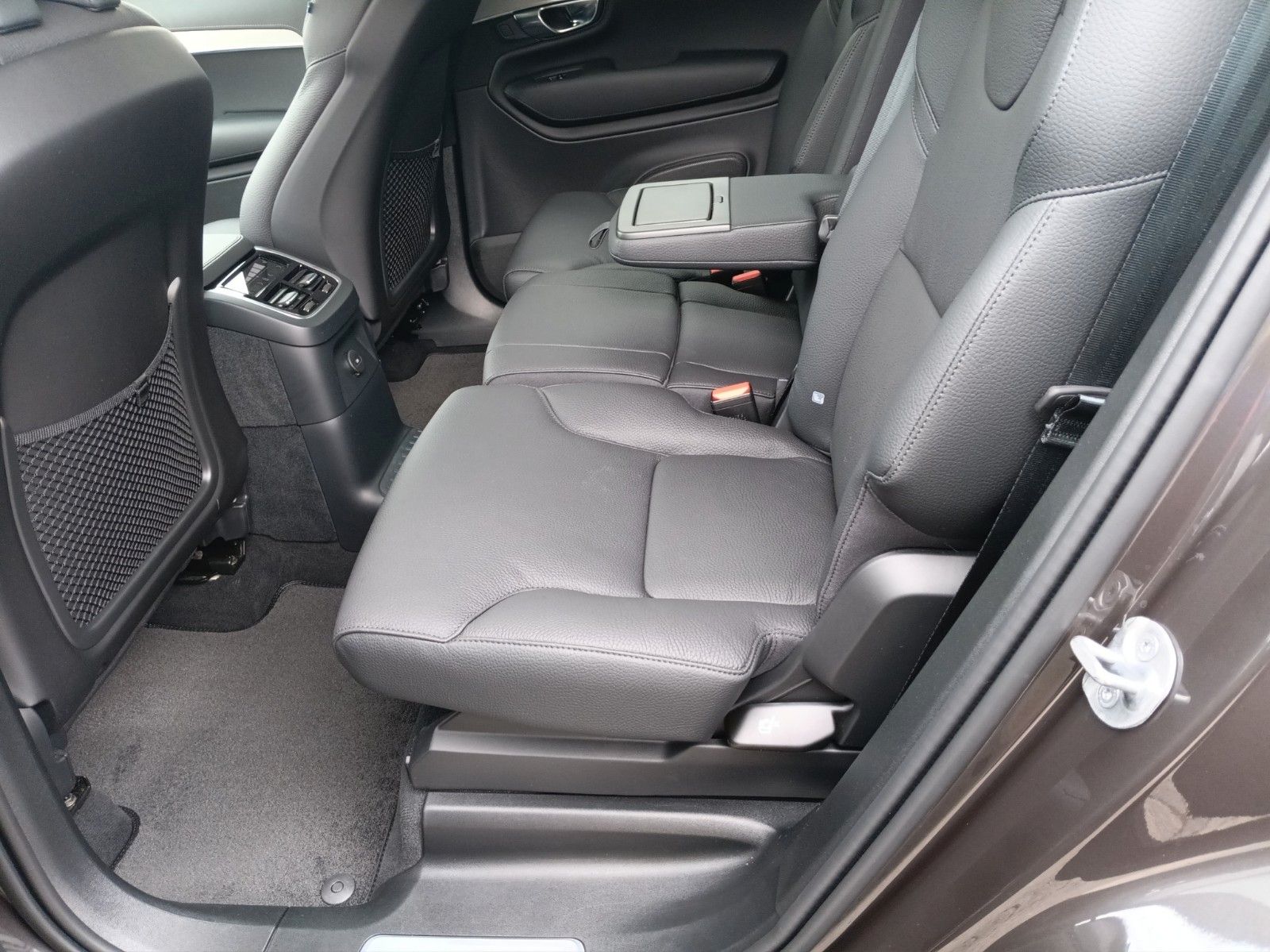 Volvo XC90 T8 Twin Engine AWD - Samsaru's Car Outlet