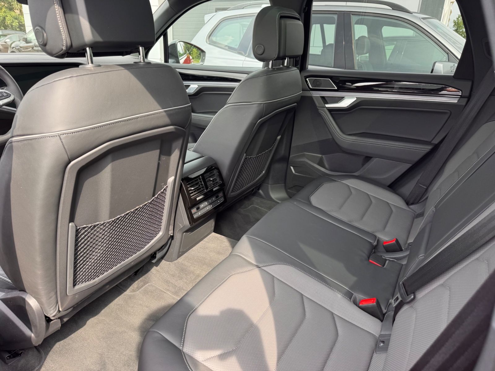Volkswagen Touareg 3.0 TDI 4Motion R-Line Final Edition