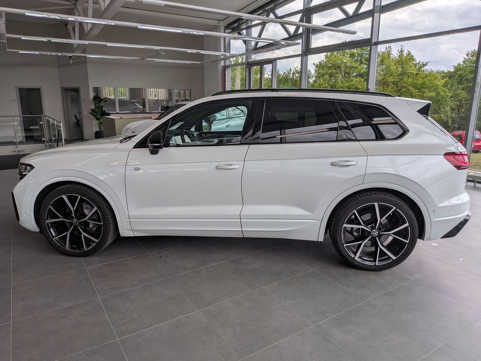 Volkswagen Touareg 3.0TDI 4M R-Line VOLL Black 22" UPE 114T