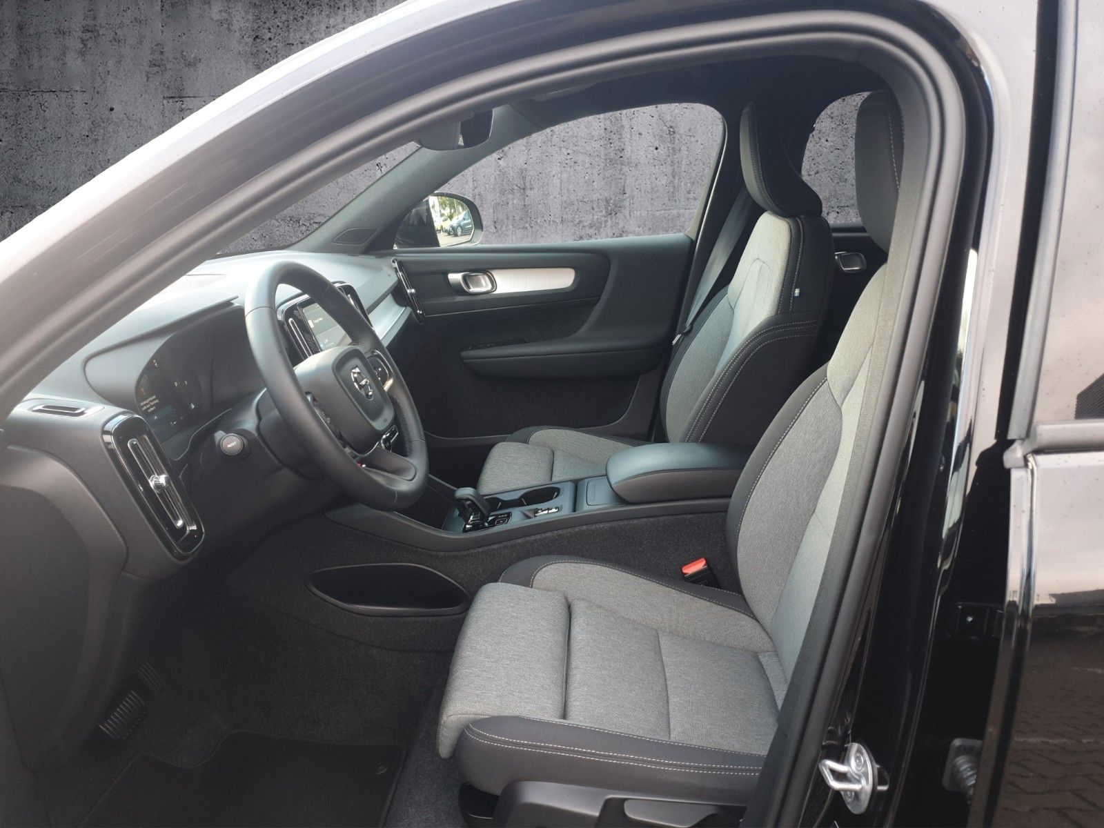 Volvo XC40 Core LED, WiPa, AHK, Alu, Allwetter