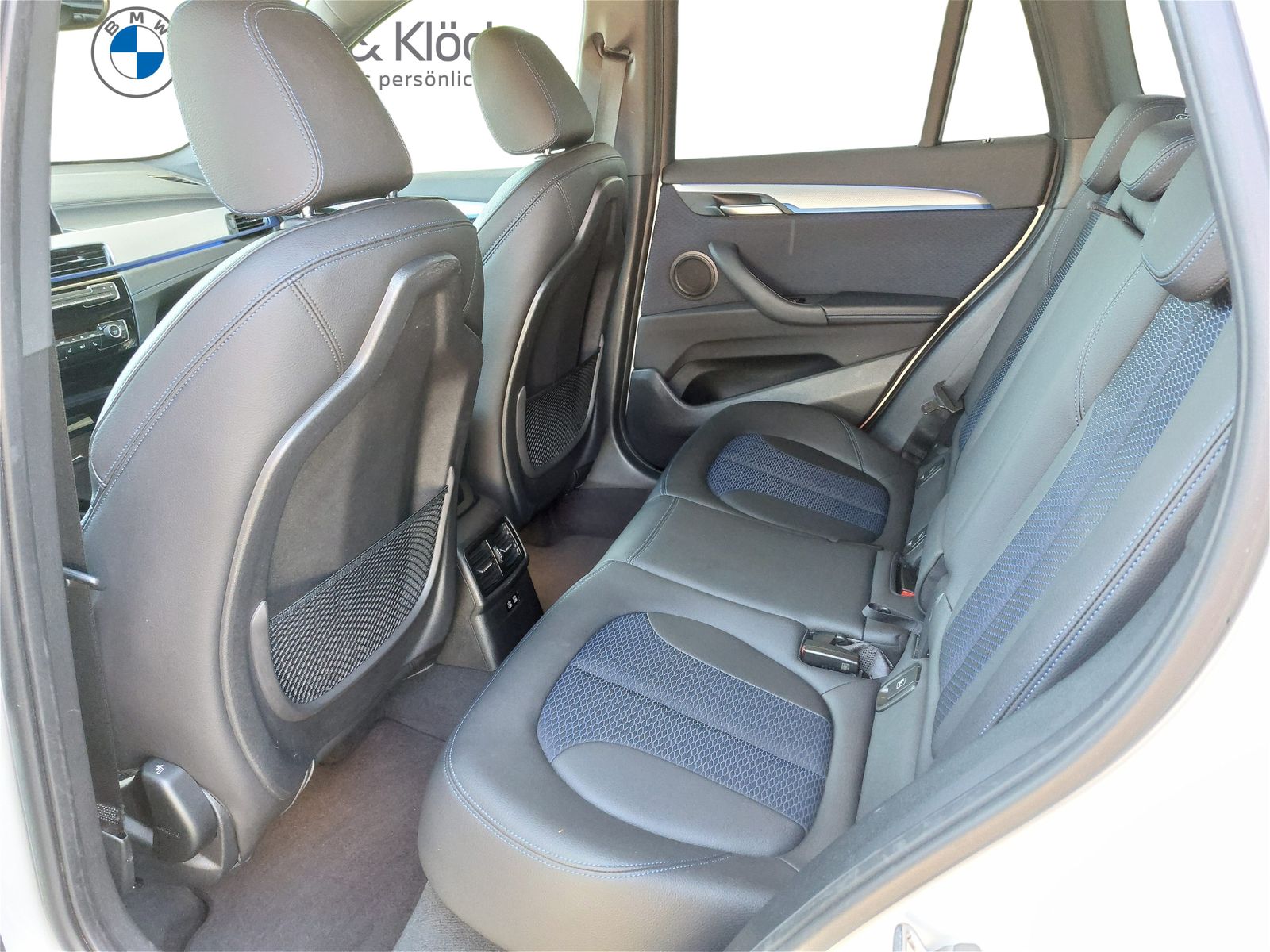 BMW X1 xDrive20i M Sportpaket - Samsaru's Car Outlet