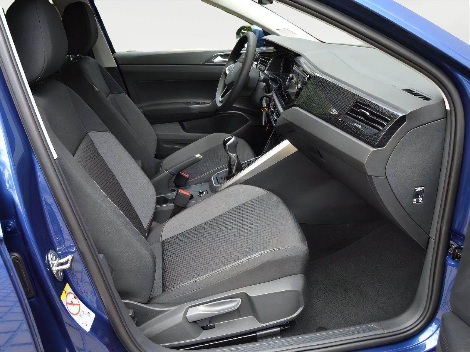 Volkswagen Taigo 1.0 TSI Life - Samsaru's Car Outlet
