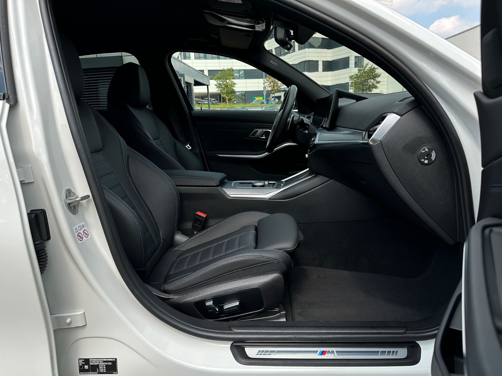 BMW 330 i xD M Sport - Samsaru's Car Outlet