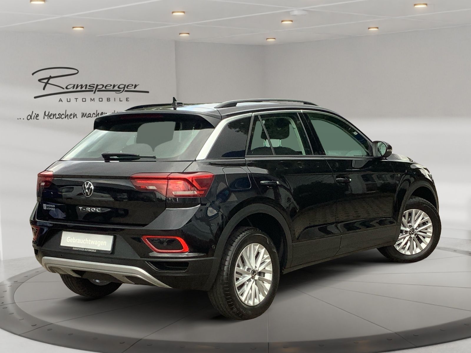 Volkswagen T-Roc 1.5 TSI DSG Life - Samsaru's Car Outlet