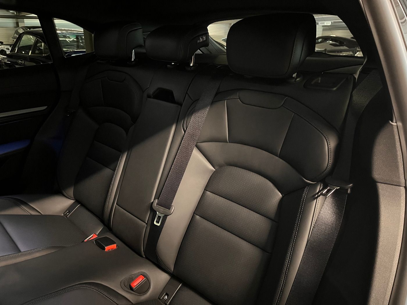 Porsche Taycan 4 Cross Turismo | InnoDrive |