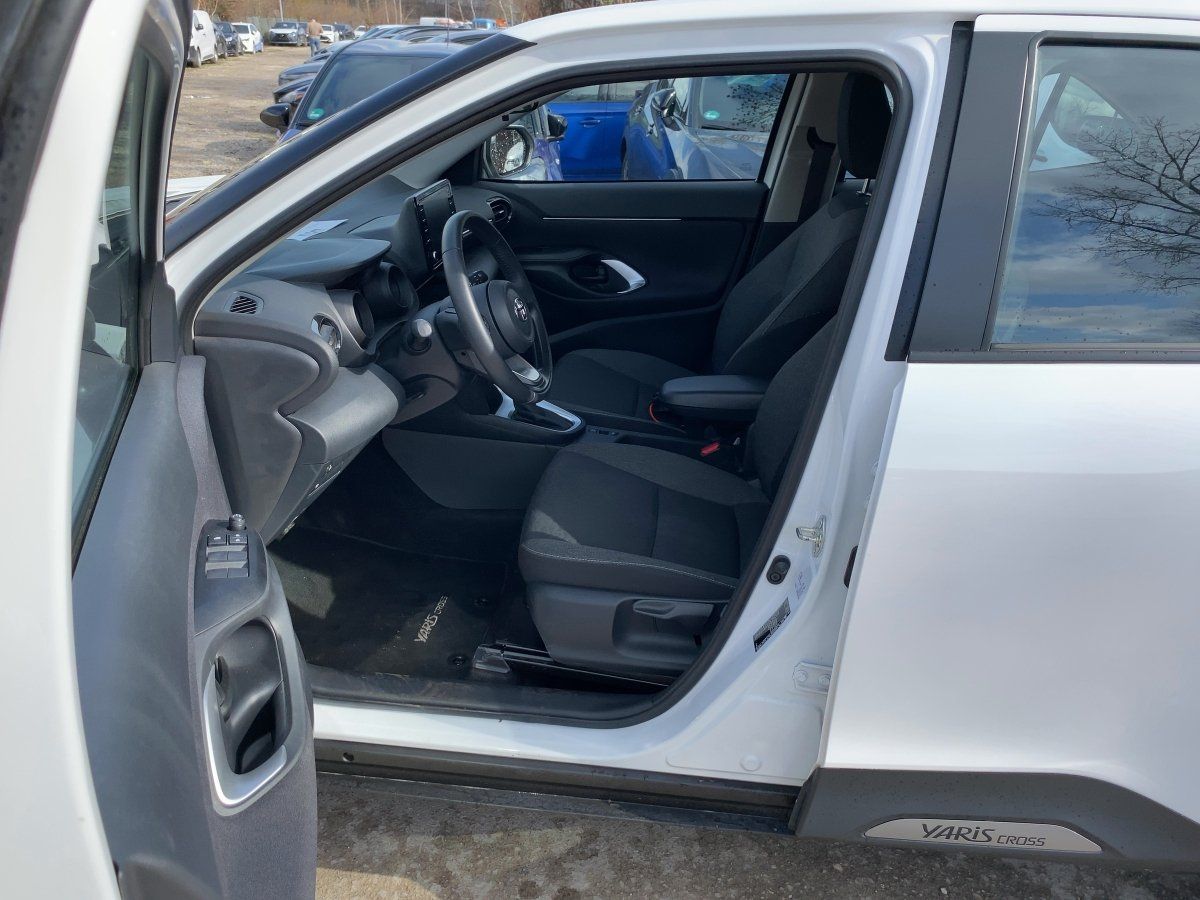 Toyota Yaris Cross 1.5 E FWD Comfort sparsamer Crossove