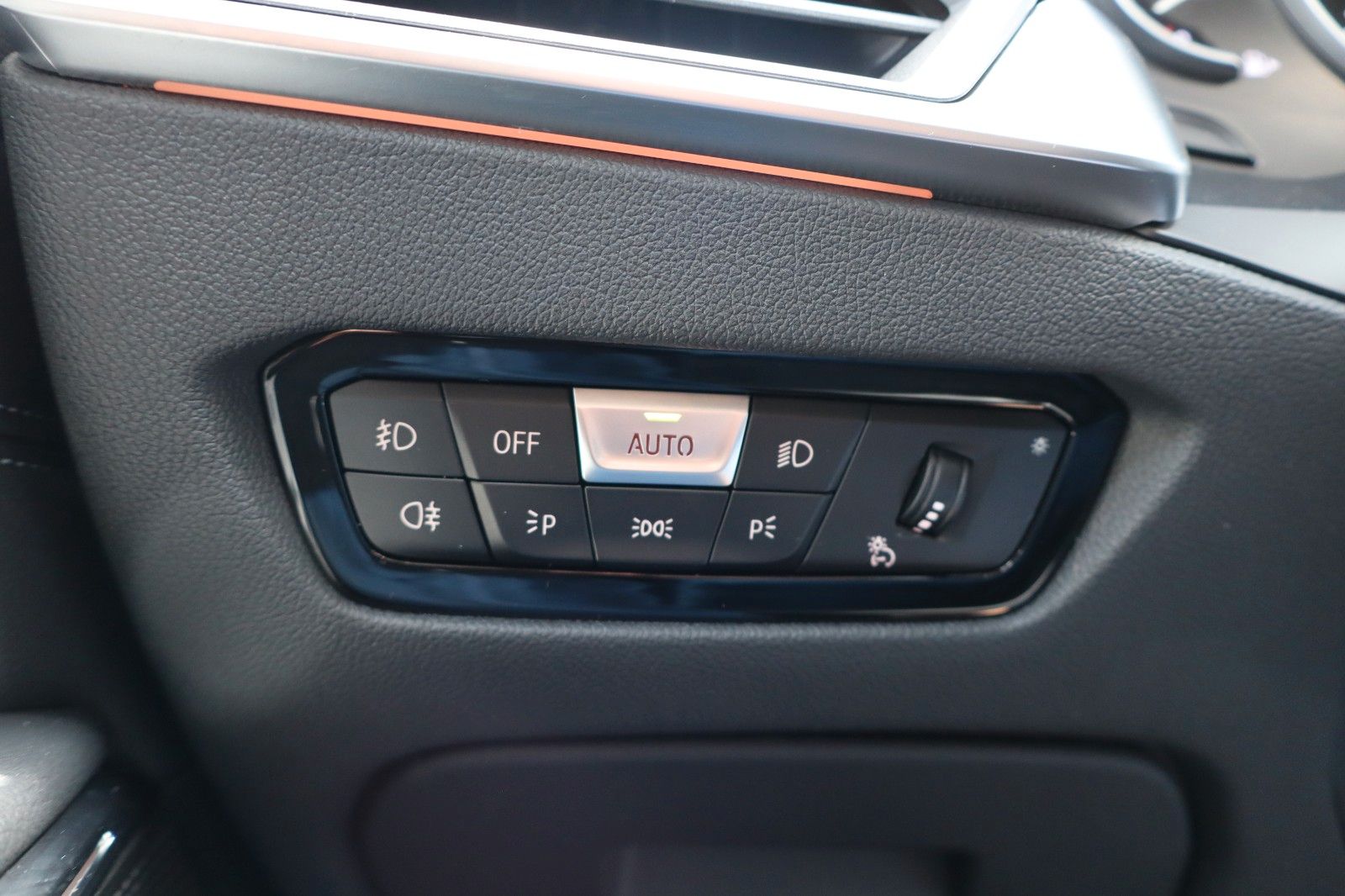 BMW 320 d Luxury Line - Samsaru's Car Outlet
