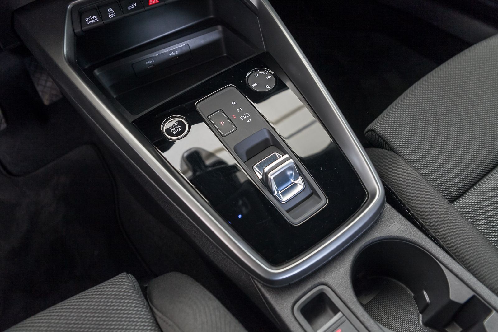 Audi A3 Sportback TFSI e S line - Samsaru's Car Outlet