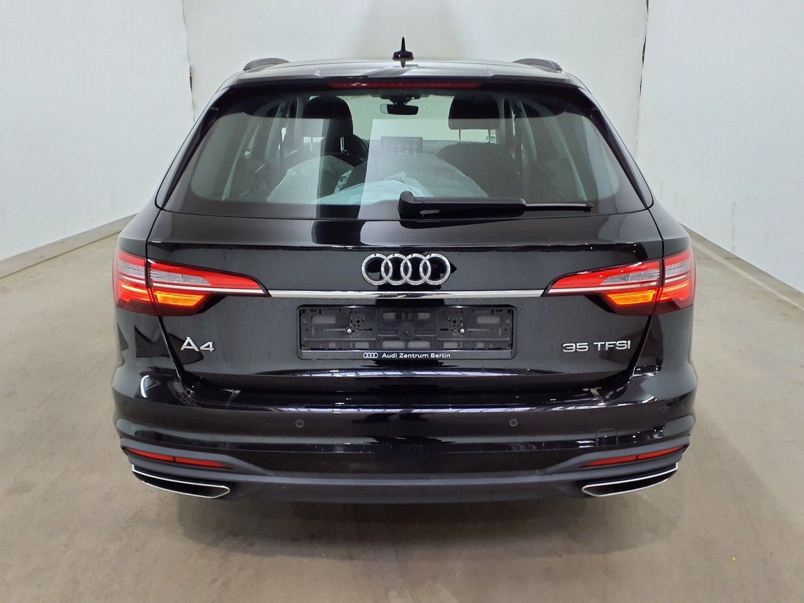 Audi A4 Avant 35 TFSI - Samsaru's Car Outlet
