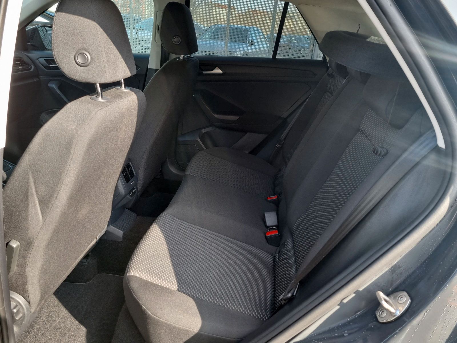 Volkswagen T-Roc 1.0 TSI - Samsaru's Car Outlet