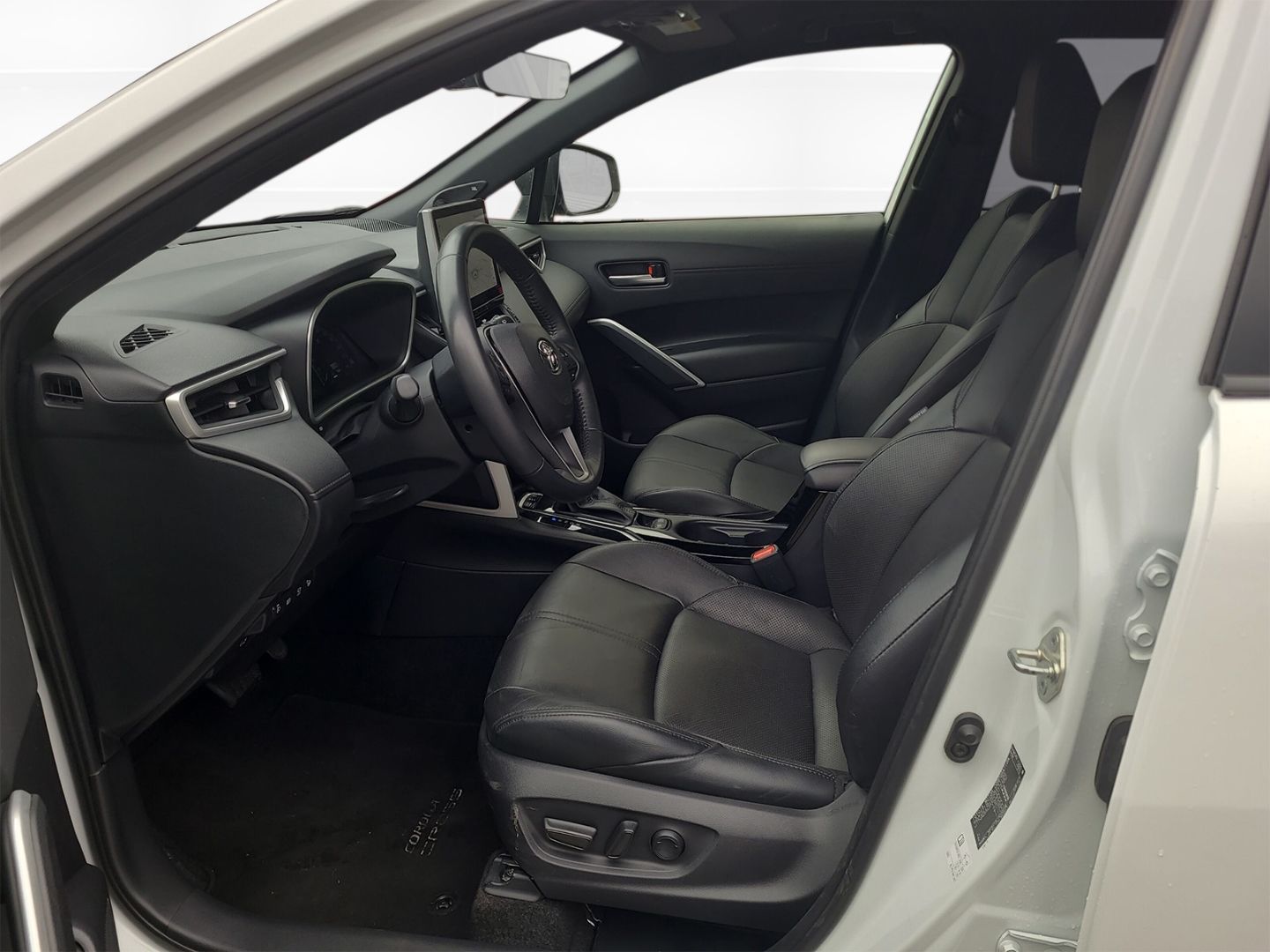 Toyota Corolla Cross 2.0 Hybrid FWD Lounge +AHK-Abnehmb