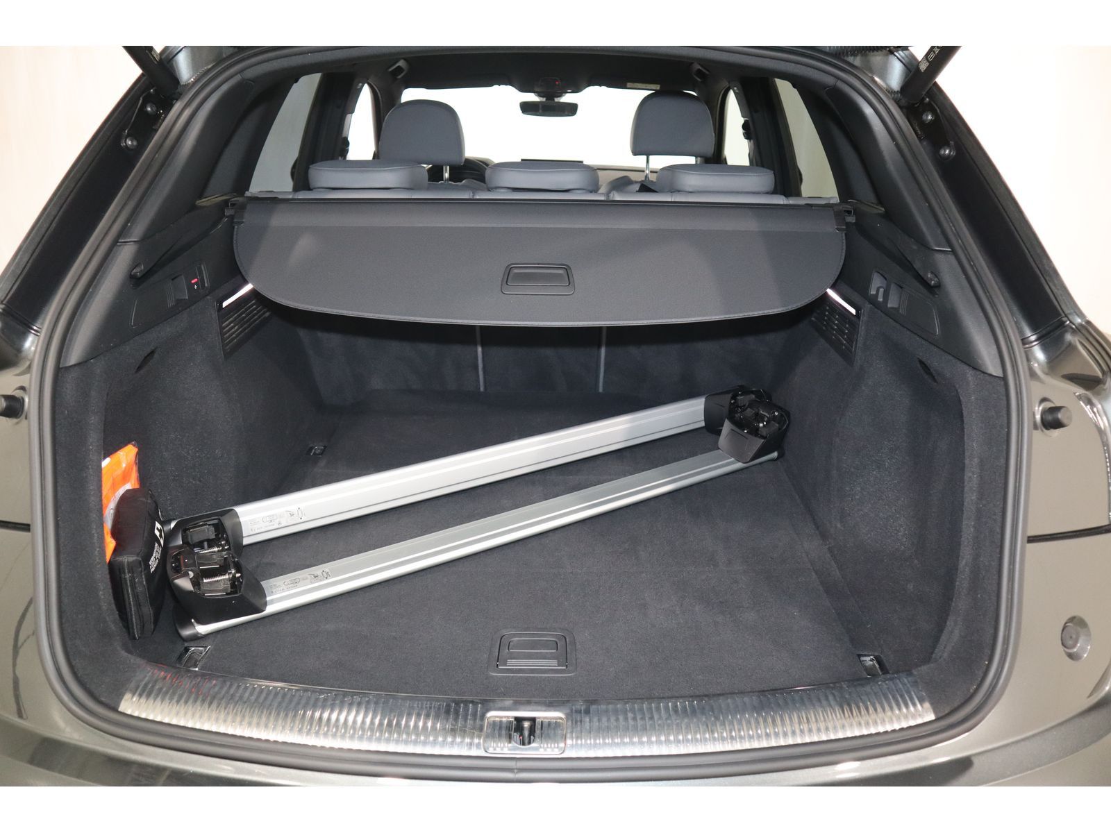 Audi Q5 40 TDI quattro S line - Samsaru's Car Outlet