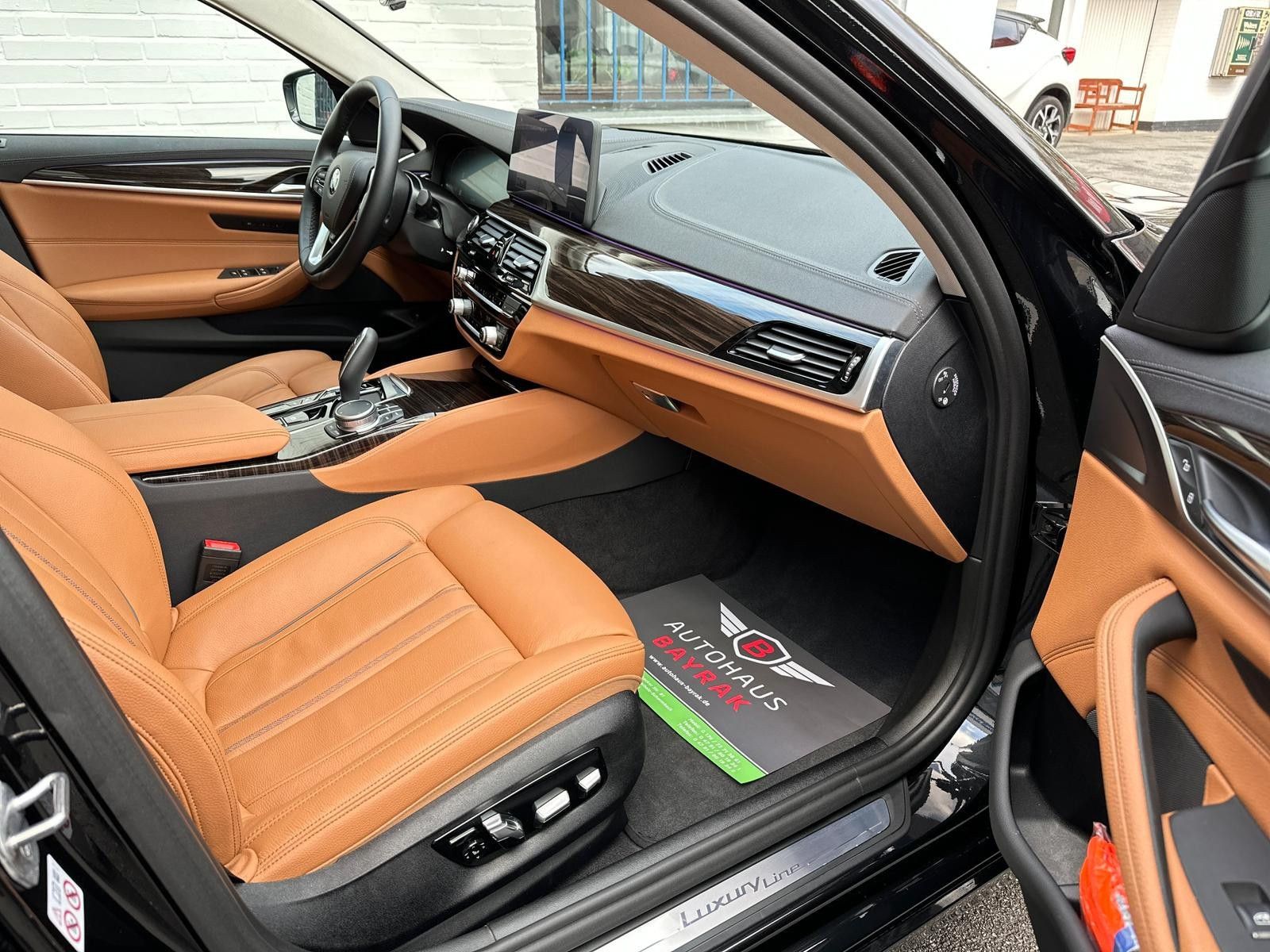 BMW 520 d Touring *Luxury* DIS.KEY/HUD/360/HiFi/PANO