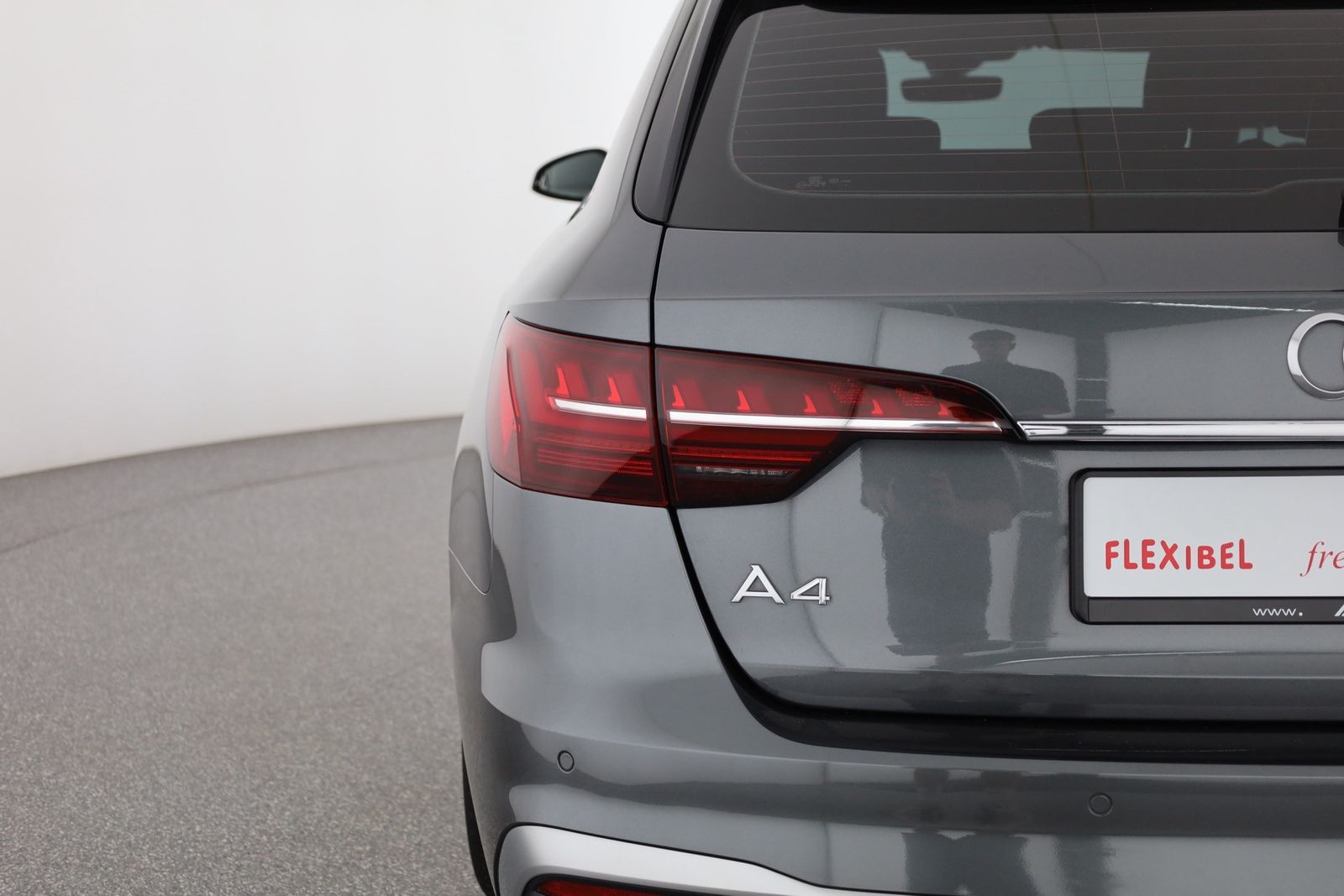 Audi A4 Avant 35 TFSI S-Line - Samsaru's Car Outlet