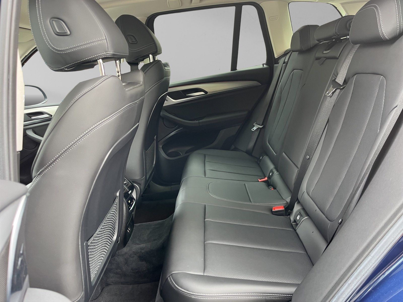 BMW X3 xDrive20d - Samsaru's Car Outlet