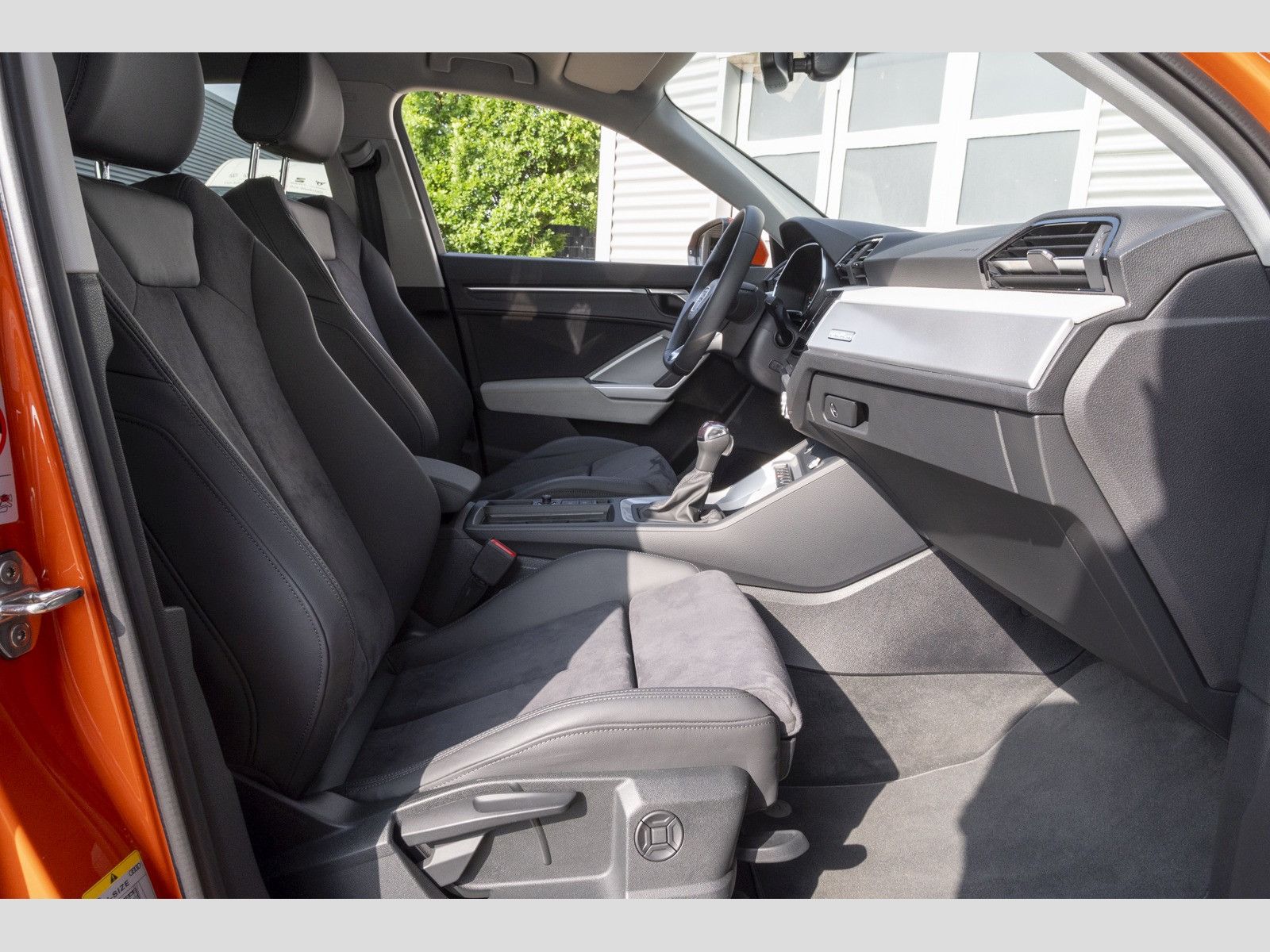 Audi Q3 advanced 40 TFSI quattro S tronic - Samsaru's Car Outlet