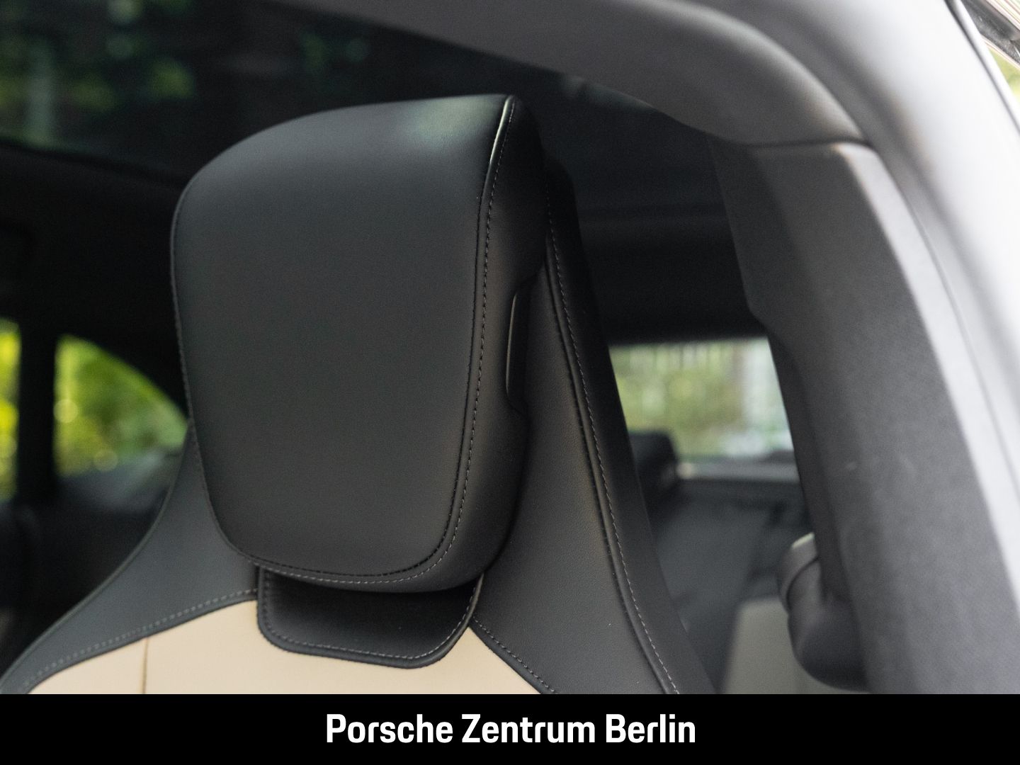 Porsche Taycan 4 Cross Turismo HD-Matrix Offroad Paket