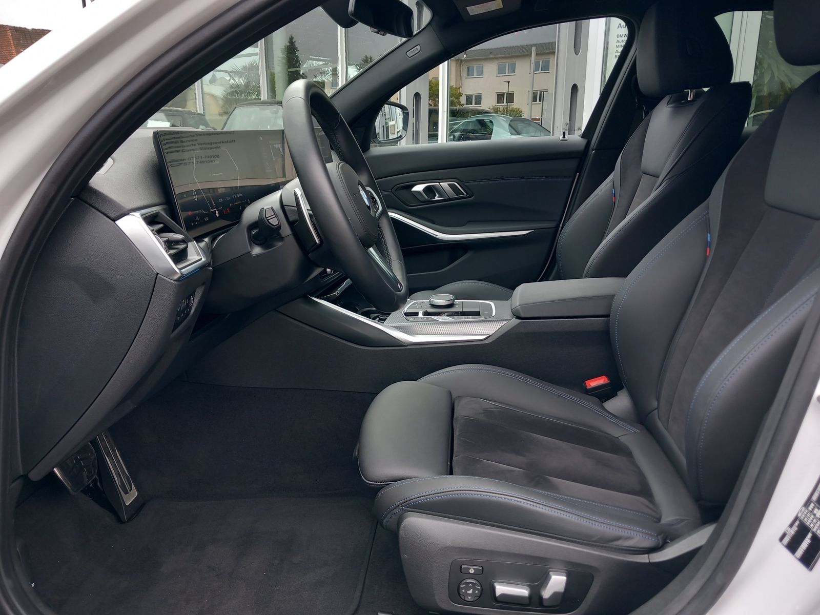 BMW 320i Touring Aut MSport - Samsaru's Car Outlet