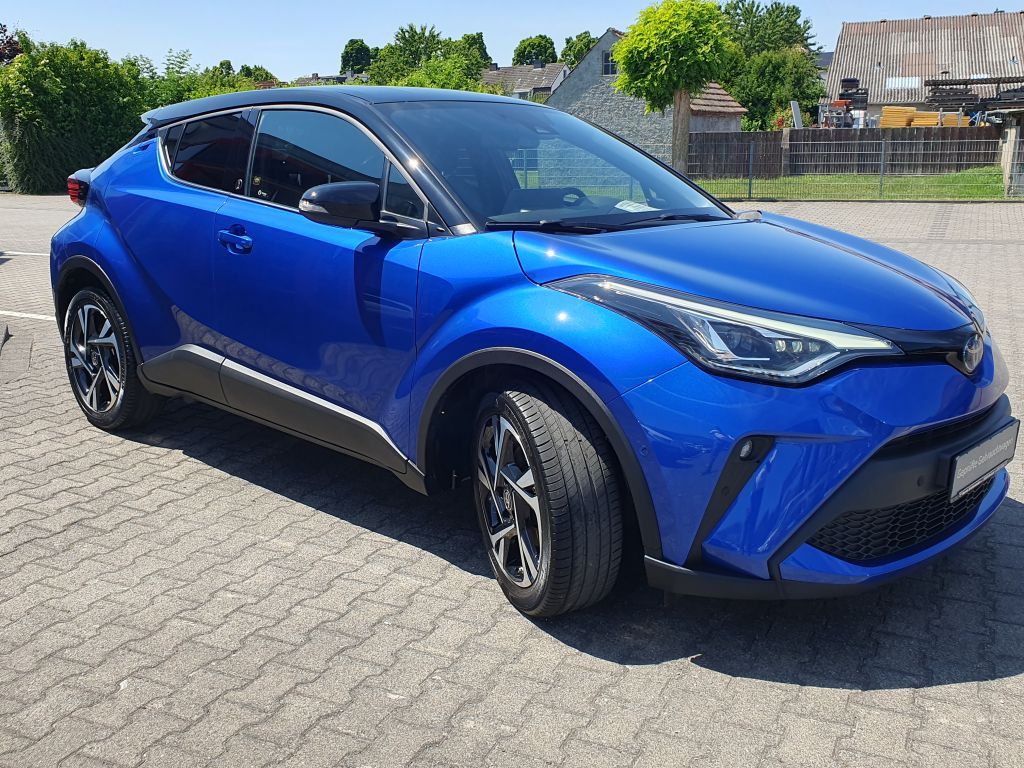 Toyota C-HR Hybrid Team - Samsaru's Car Outlet