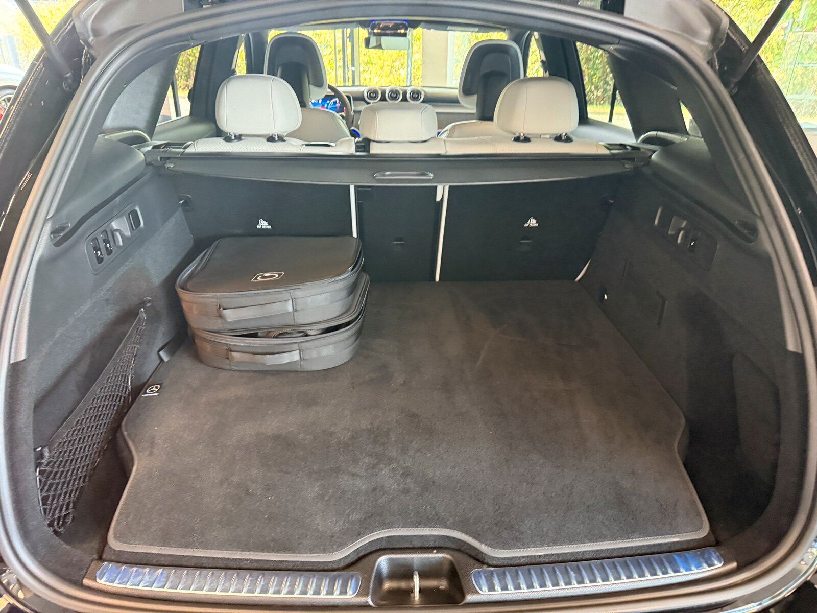 Mercedes-Benz GLC 300 de 4M AMG ADVANCED+ - Samsaru's Car Outlet